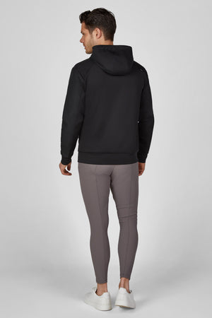 Veste technique homme Pikeur Hoody, coloris noir, porté vue de dos