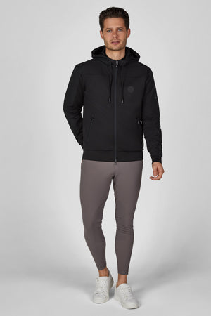 Veste technique homme Pikeur Hoody, coloris noir, porté vue de face