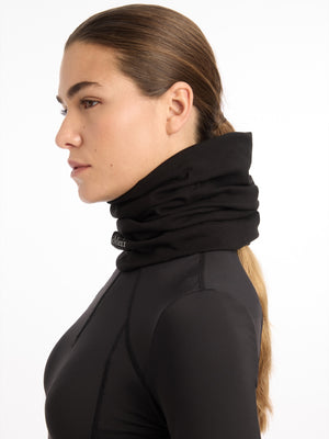 IT03517_studio_StretchSnood_Black_0004