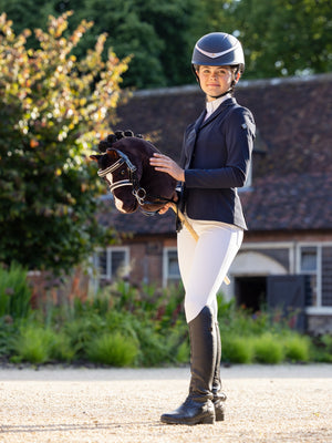 IT03538_lifestyle_juniorproshowjacket_navy_11