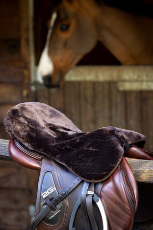 IT03701_lifestyle_simuwoolseatsaver_brown_1