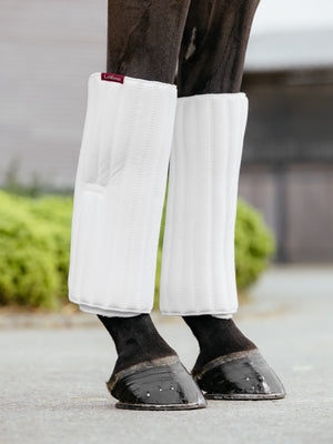 IT03747_lifestyle_memoryfoambandagepads_white_2
