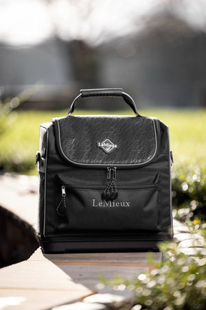 IT03771_lifestyle_progroomingbag_black_1