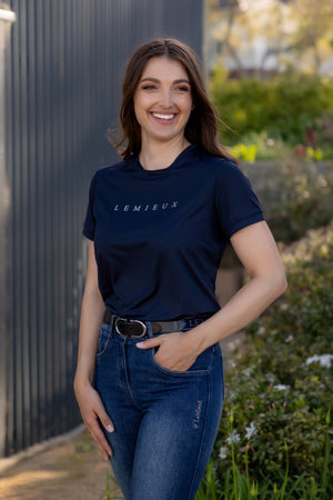 IT03951_lifestyle_sportst-shirt_navy_10