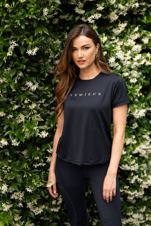 IT03951_lifestyle_sportst-shirt_navy_4