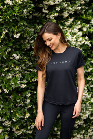 IT03951_lifestyle_sportst-shirt_navy_5