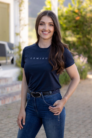IT03951_lifestyle_sportst-shirt_navy_8