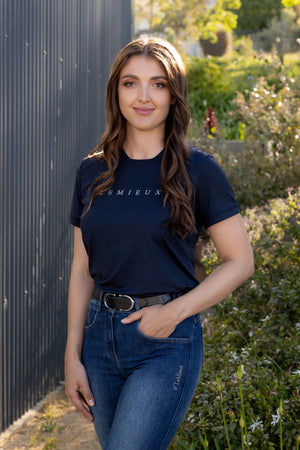 IT03951_lifestyle_sportst-shirt_navy_9