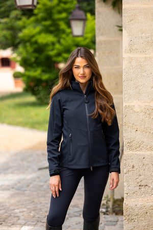 IT04076_lifestyle_celinesoftshelljacket_navy_1