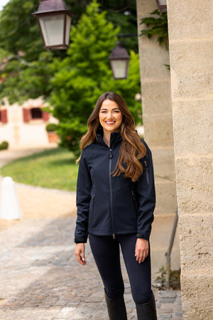 IT04076_lifestyle_celinesoftshelljacket_navy_3