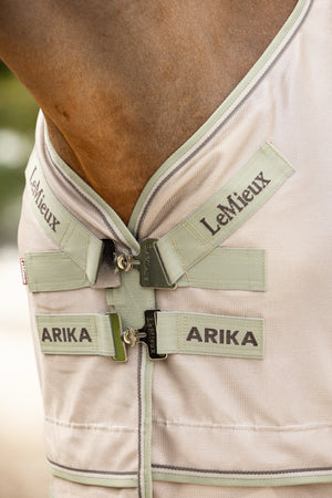 IT04128_lifestyle_arikaarmour-tekflyrug_stone_17