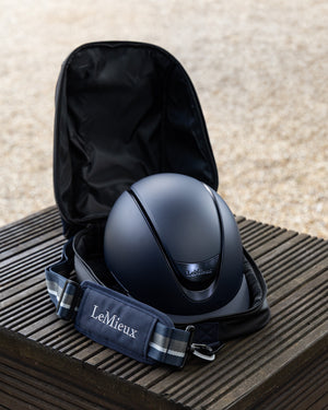 IT04245_lifestyle_eliteprohatbag_navy_1