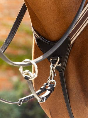 IT04294_lifestyle_arikaelasticatedbreastplate_brownsilver_3