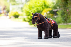 IT03850_lifestyle_toyponywesternsaddle_brown_2
