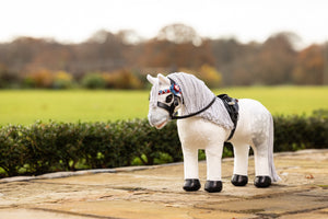 IT04218_lifetyle_toyponyshowingbridle_black_1