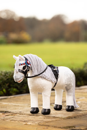 IT04218_lifetyle_toyponyshowingbridle_black_3