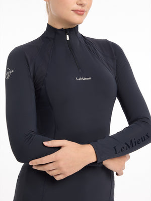 Sous-pull Mia Mesh LeMieux bleu marine détail du col