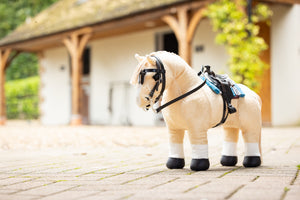 IT04376_lifestyle_toyponywesternsaddle_black_2