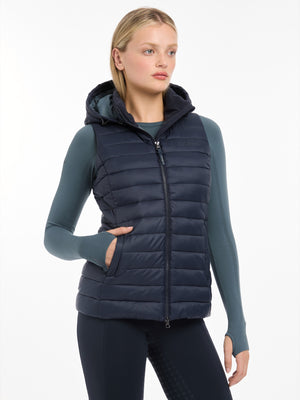 IT06620_studio_tillyhoodedpufferjacket_navy_0002