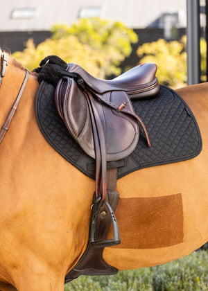 Woof Wear – Tapis de selle Close Contact mouton Woof Wear Noir 2 | Sellerie Bucéphale