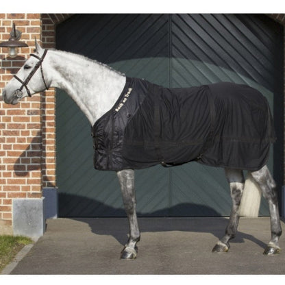 Back on Track – Chemise filet Noir sur cheval gris | Sellerie Bucéphale