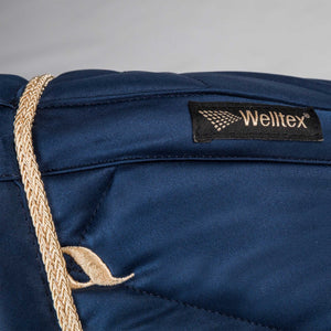 Back on Track – Tapis de Selle Dressage Night Collection Bleu noble détail dos | Sellerie Bucéphale