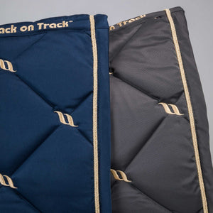 Back on Track – Tapis de Selle Dressage Night Collection Bleu noble et gris  | Sellerie Bucéphale