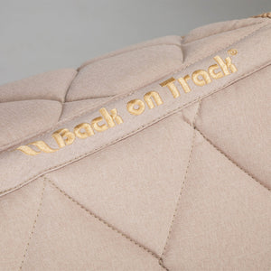 Back on Track – Tapis de Dressage Haze collection Back on Track Beige Pur-Sang (Cob)  | Sellerie Bucéphale