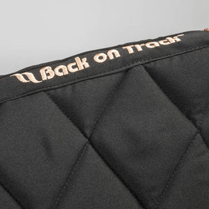 Back on Track – Tapis de Dressage Haze collection Back on Track Beige Pur-Sang (Cob)  | Sellerie Bucéphale