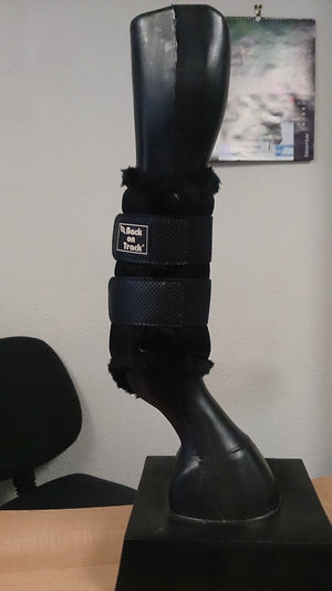 Back on Track – Guêtres fermées mouton Back on Track Noir XL  | Sellerie Bucéphale