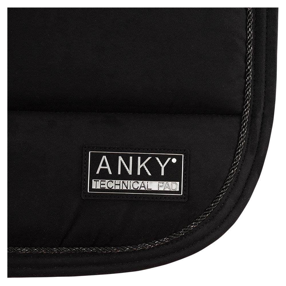 Anky – Tapis Anatomic Tech Dressage Noir Dressage détail cordelette | Sellerie Bucéphale