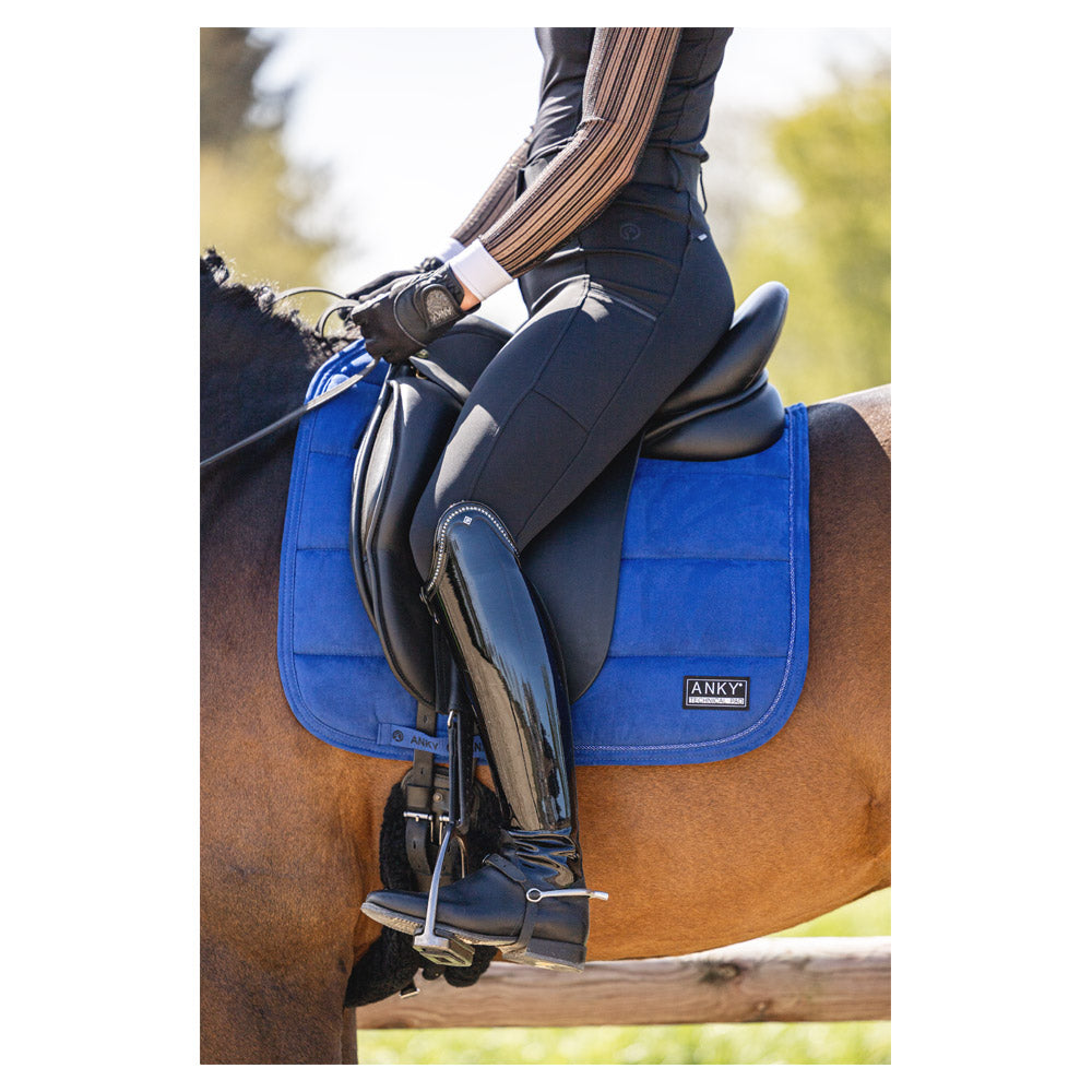 Tapis de Selle Dressage Kentucky Velvet – Bleu ciel Tapis de Selle Dressage Kentucky Velvet – Bleu ciel