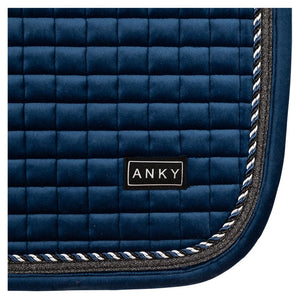 Tapis de dressage Anky Velvet Legion Blue détail | Sellerie Bucéphale