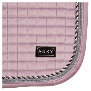 Tapis de dressage Anky Velvet Mauve Shadows détail | Sellerie Bucéphale