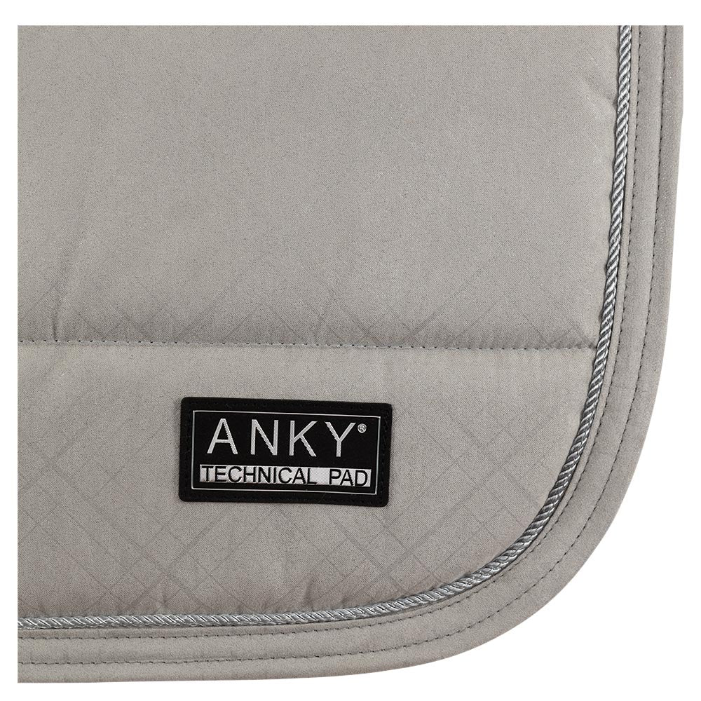 Anky – Tapis de Dressage Anky été 2023 Dressage Blanc  | Sellerie Bucéphale