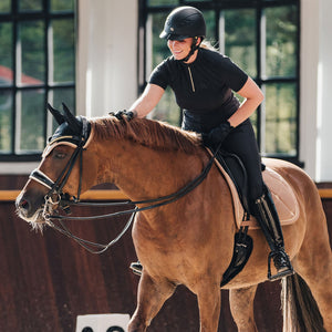 Back on Track – Tapis de Selle Dressage Night Collection Nougat | Sellerie Bucéphale
