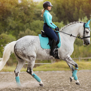 Le Mieux – Tapis de Dressage Suede Square LeMieux Azure Dressage  | Sellerie Bucéphale