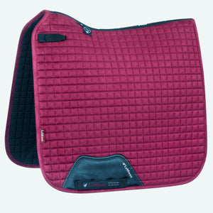 Le Mieux – Tapis de Dressage Suede Square LeMieux Mulberry Dressage  | Sellerie Bucéphale