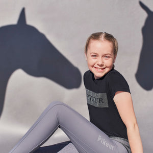 T-shirt Pikeur Franja coloris Noir porté | Sellerie Bucéphale