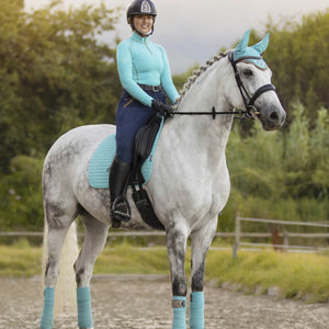 Le Mieux – Tapis de Dressage Suede Square LeMieux Azur Dressage  | Sellerie Bucéphale
